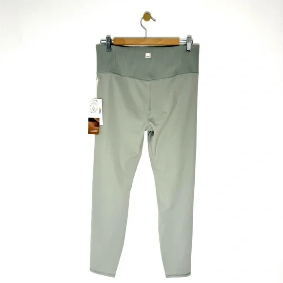 NWT-Vuori Rib Studio Legging Size XL
Women's Color-Eucalyptus - Picture 4 of 7